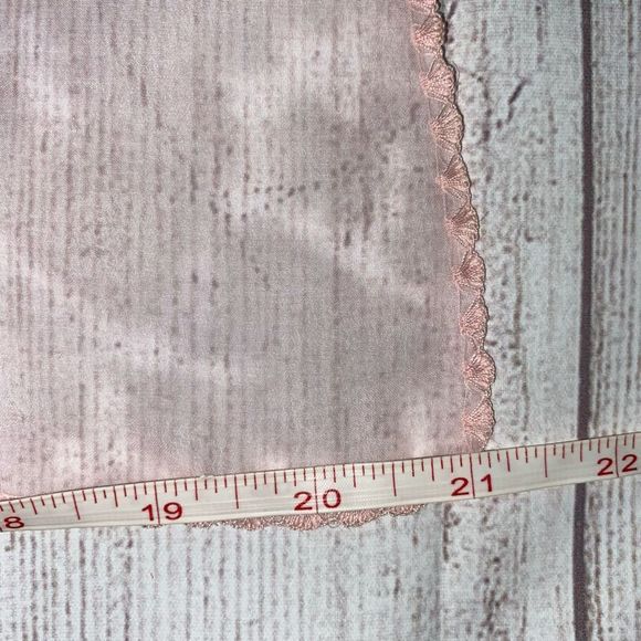 Vintage 1960’s Sheer head scarf with scallop embroidery edging light pink - Picture 4 of 9